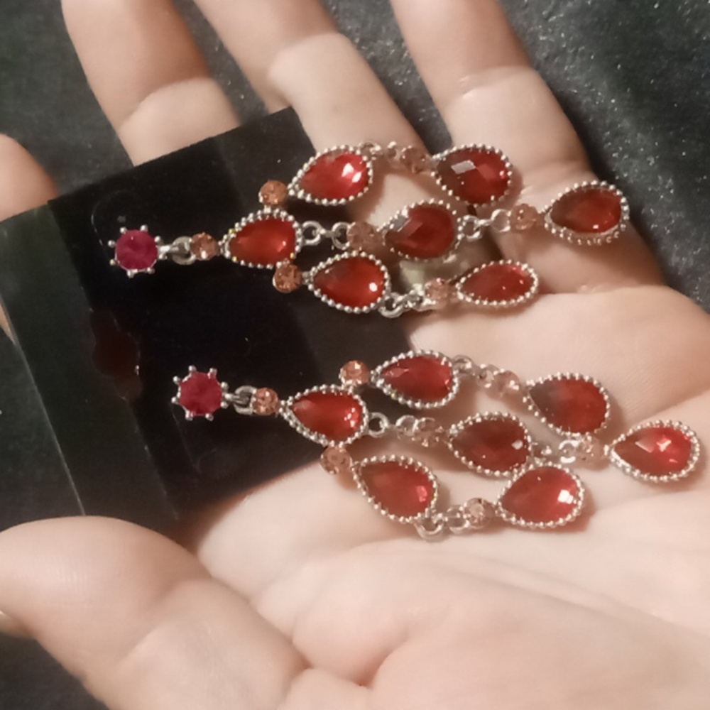 Waterfall earrings red and pink crystal drop earrings. Nwot